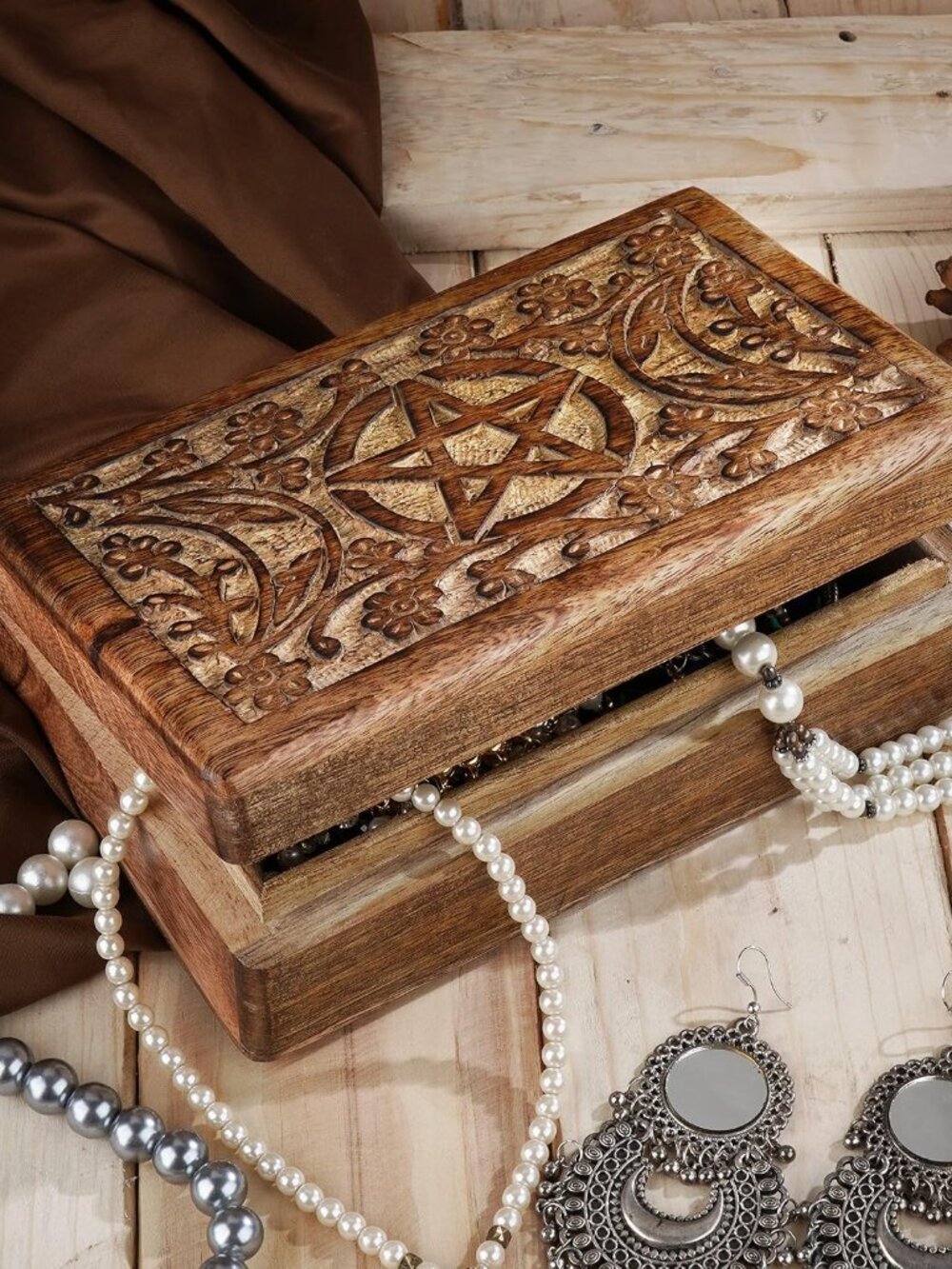 Wooden Hand Carved Decorative Jewelry Box Moon Star Carvings Vintage Keepsake St - Picture 2 of 4